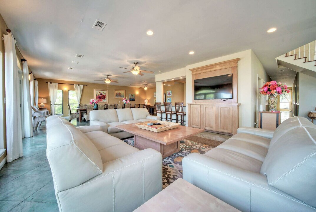 206 Forest Dr in Buchanan Dam, TX - Building Photo