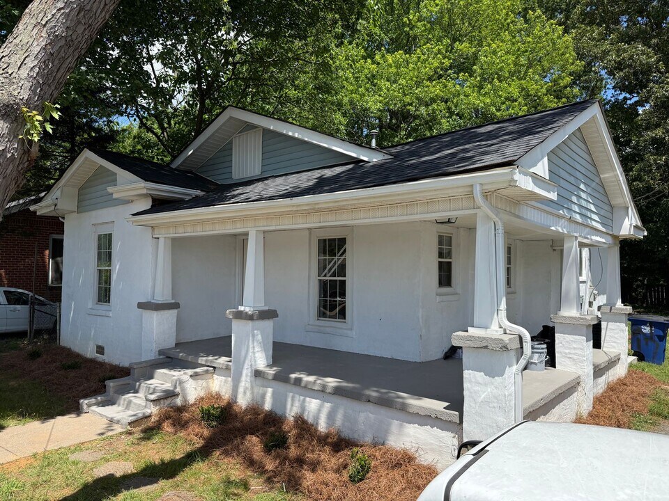 2117 Bertha St in Winston-Salem, NC - Building Photo