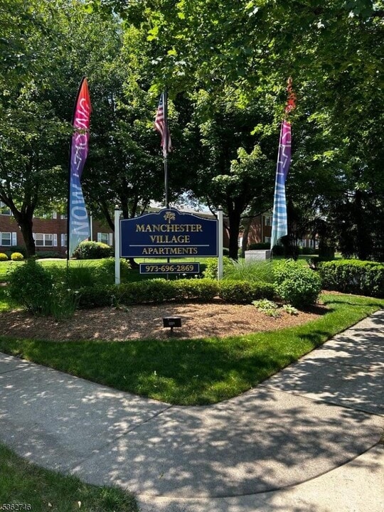 1169 Valley Rd in Wayne, NJ - Building Photo
