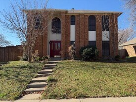 2240 Arbor Creek Dr in Carrollton, TX - Building Photo