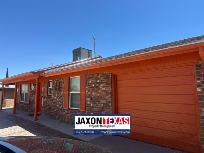 4800 Blossom Ave in El Paso, TX - Building Photo