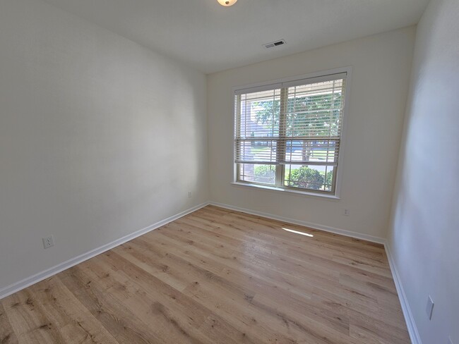 185 Bur Oak Dr in Taylors, SC - Building Photo - Building Photo