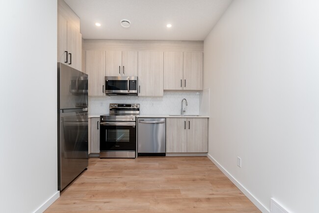 property at 11935-11124 124 St