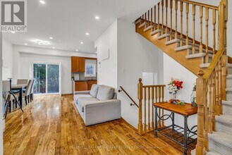 6986 Haines Artist Way in Mississauga, ON - Building Photo - Building Photo