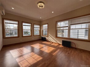 713 Yonkers Ave in Yonkers, NY - Building Photo - Building Photo