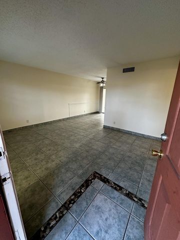 4247 Oak Terrace Dr in Greenacres, FL - Building Photo