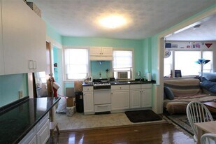 193 Concord Ave, Unit 7 in Cambridge, MA - Building Photo