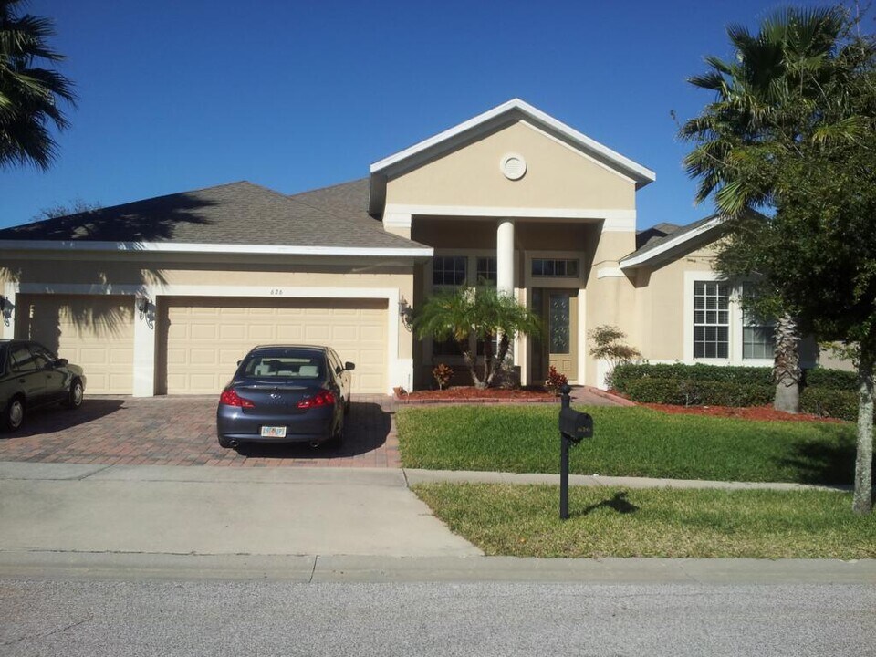 626 Alexandria Pl Dr in Apopka, FL - Building Photo