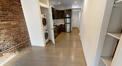 88 W Cedar St, Unit 4 in Boston, MA - Foto de edificio - Building Photo