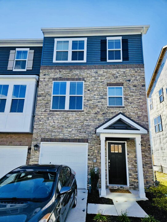 8212 Longford Rd in Glen Burnie, MD - Building Photo