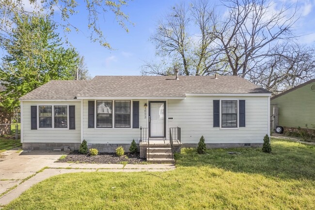 property at 1623 E 45th Pl