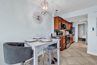 2001 S Ocean Blvd in Myrtle Beach, SC - Foto de edificio - Building Photo