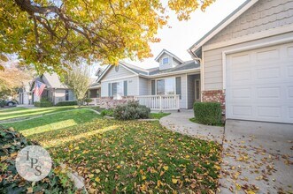 5921 W Menlo Ave in Fresno, CA - Building Photo - Building Photo