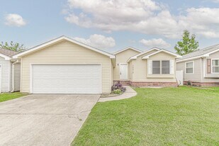 10210 Berrypatch Ln in Tomball, TX - Building Photo