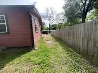 908 Pecan St photo'