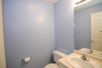 75 Barrington Ave in Nashua, NH - Building Photo - Building Photo