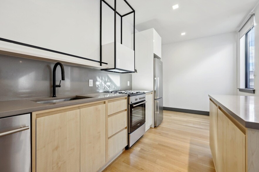 424 Arlington Ave, Unit 207 in Jersey City, NJ - Building Photo