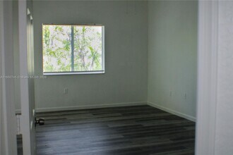 2901 Riverside Dr in Coral Springs, FL - Building Photo - Building Photo