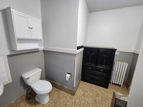 207 N 6th St, Unit #1 (Lower) in Watertown, WI - Building Photo - Building Photo
