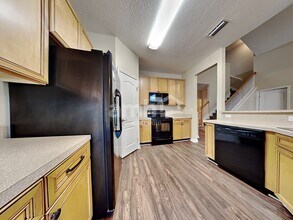 890 Thoroughbred Dr in Orange Park, FL - Foto de edificio - Building Photo