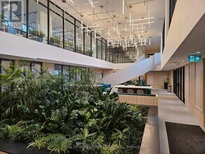 3071 Trafalgar Rd in Oakville, ON - Building Photo - Building Photo