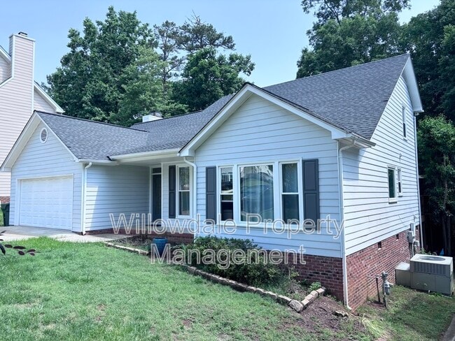 305 Silvercliff Trail in Cary, NC - Building Photo - Building Photo