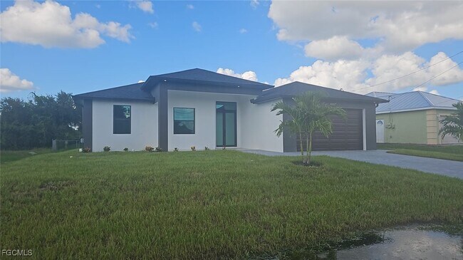4102 12th St SW in Lehigh Acres, FL - Building Photo - Building Photo