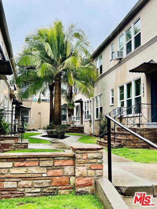 1843 Normandie Ave in Los Angeles, CA - Building Photo - Building Photo