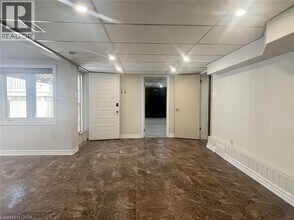 19 Hahn Pl in Kitchener, ON - Building Photo - Building Photo