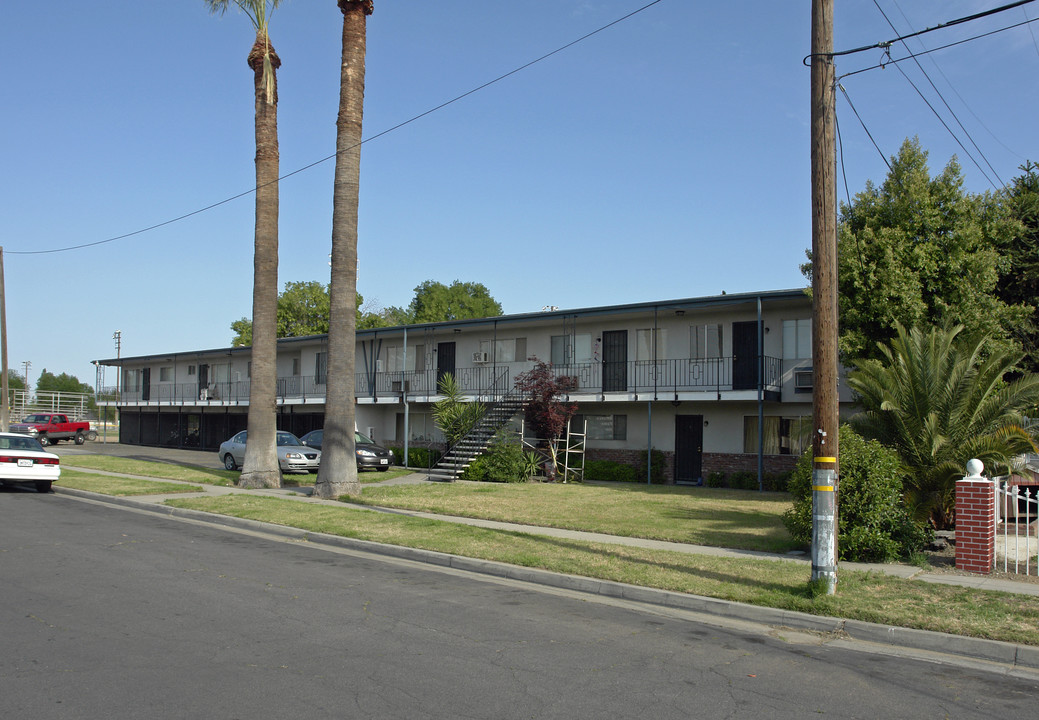 3621 E Garland Ave in Fresno, CA - Foto de edificio