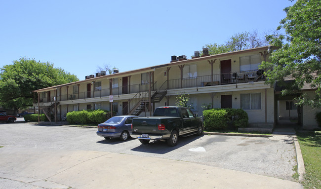 Allantown Apartments in Austin, TX - Foto de edificio - Building Photo