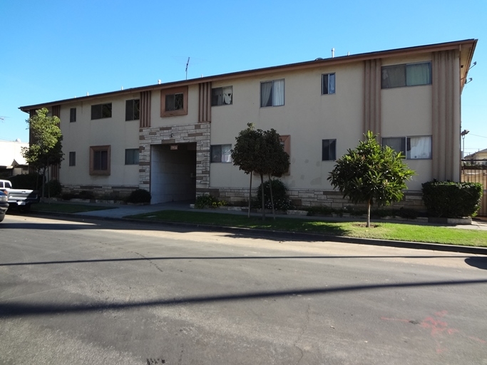 1414 Hi Point St in Los Angeles, CA - Foto de edificio