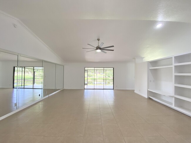 212 Trace Ct in Royal Palm Beach, FL - Foto de edificio - Building Photo