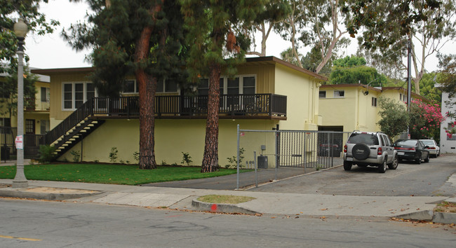 Bungalows on Madison in Pasadena, CA - Building Photo - Building Photo