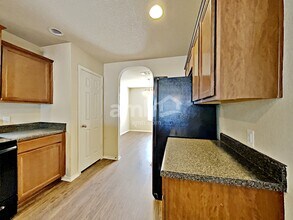 843 Six Iron in San Antonio, TX - Building Photo - Building Photo