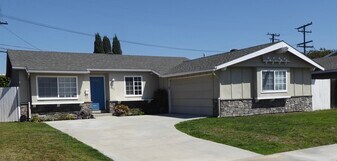 15052 Rice Cir in Huntington Beach, CA - Building Photo