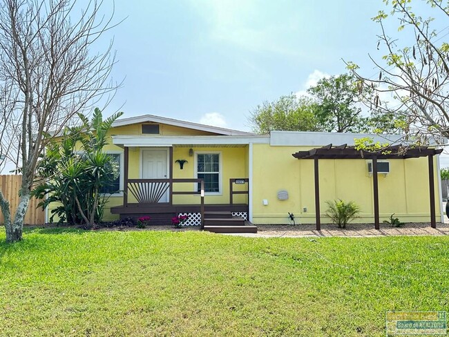 1657 Oklahoma Ave in Port Isabel, TX - Building Photo - Building Photo