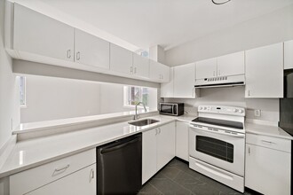 240 Heath St, Unit P20 in Boston, MA - Building Photo - Building Photo