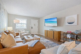 215 Venus Ct, Unit SI ID1502070P in Fort Walton Beach, FL - Foto de edificio - Building Photo