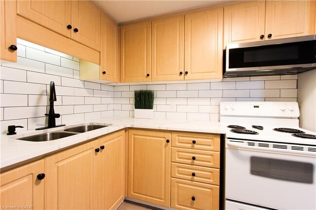 67 Karen Walk in Waterloo, ON - Building Photo - Building Photo