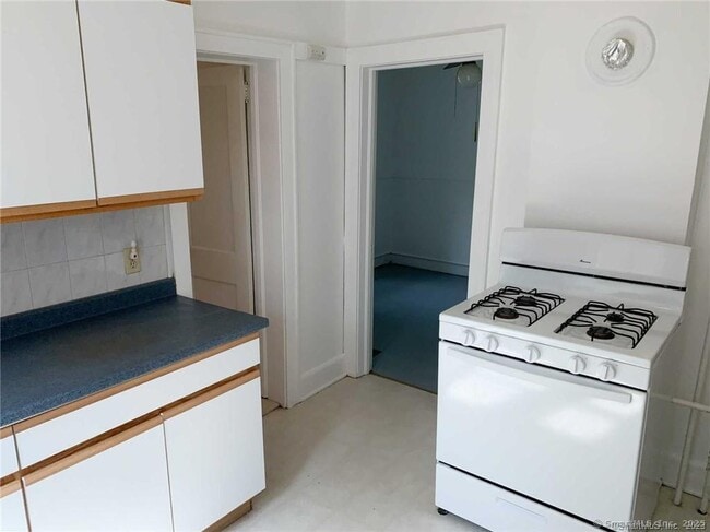 44 Brookside Ave in Torrington, CT - Building Photo - Building Photo