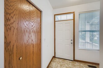 4579 Half Moon Dr in Yorkville, IL - Building Photo - Building Photo