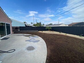 10022 St Michael Cir in Cypress, CA - Building Photo - Building Photo
