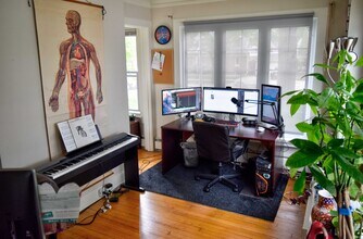 6826 W Wisconsin Ave, Unit Lower in Wauwatosa, WI - Foto de edificio - Building Photo