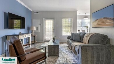 1215 W Slaughter Ln in Austin, TX - Foto de edificio - Building Photo