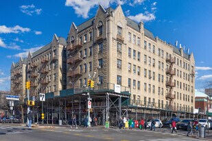 Sanford Court in Flushing, NY - Building Photo