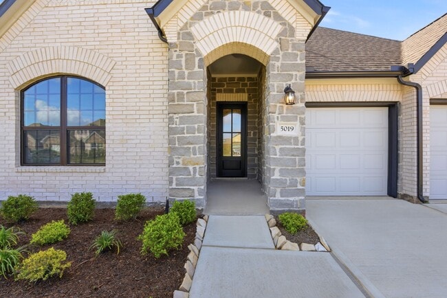property at 5019 Field Sparrow Ln