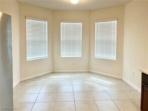 1009 NE 11th St in Cape Coral, FL - Building Photo - Building Photo