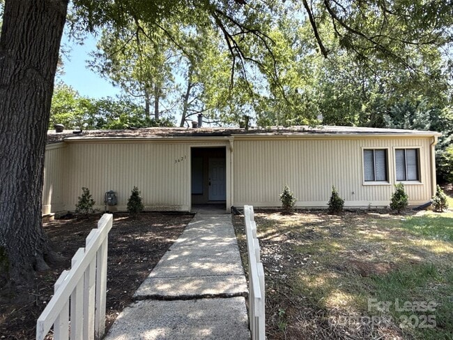 property at 3621 Willow Point Dr