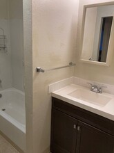 1714 13th St, Unit Apt. A in Sacramento, CA - Foto de edificio - Building Photo